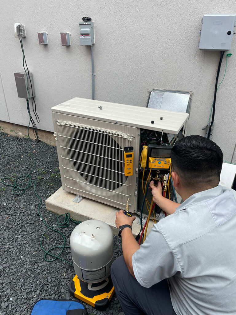 Residential AC repair service with freon check